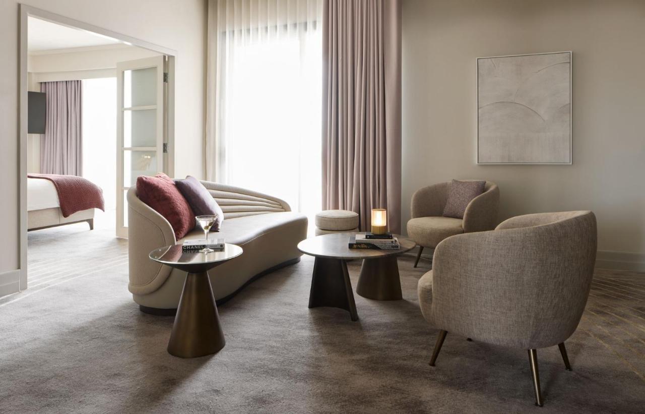 เดอะเพลย์ฟอร์ด แอดิเลด - เอ็มแกลเลอรี่ Hotel ภายนอก รูปภาพ A suite at the hotel