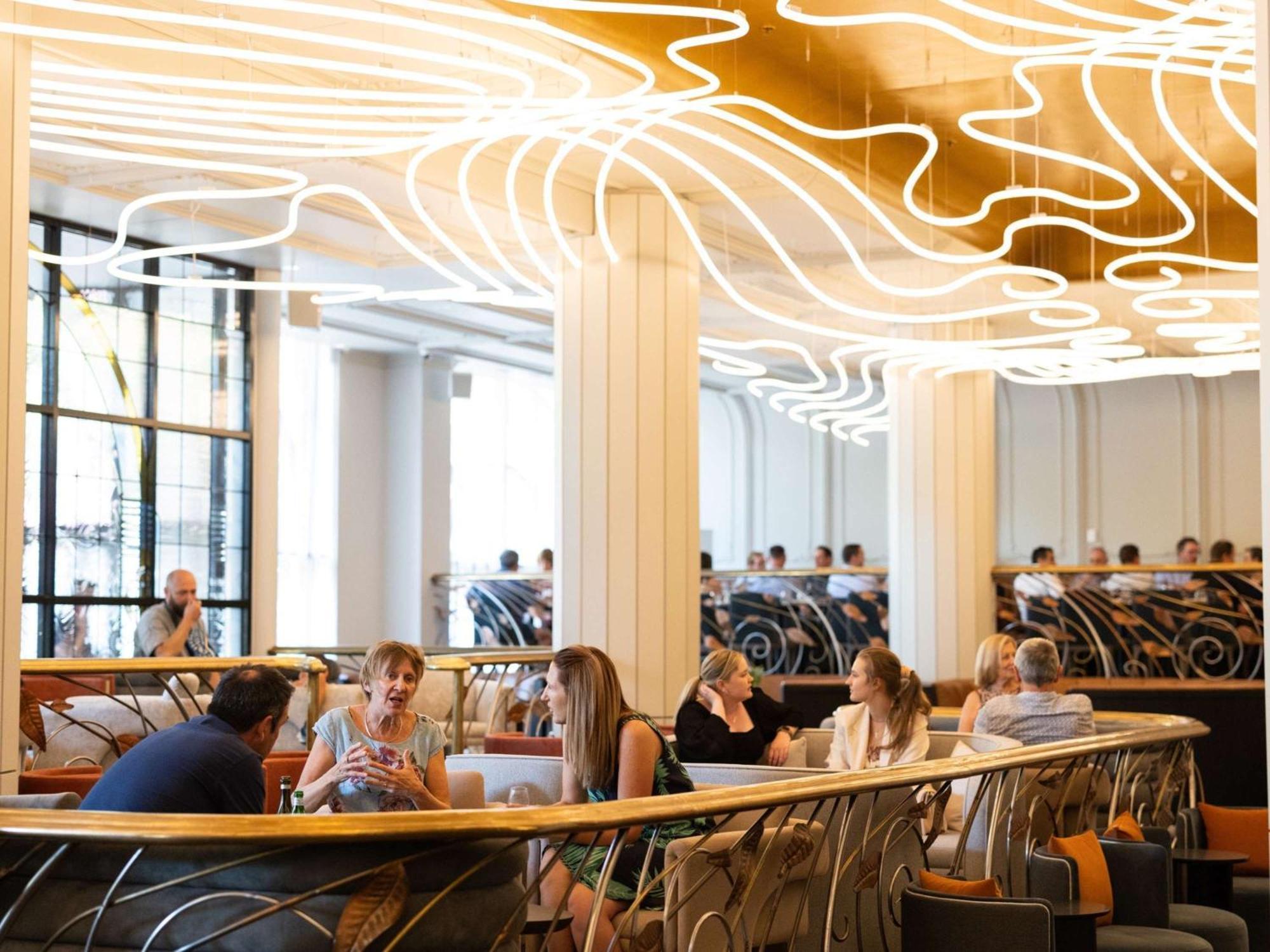 เดอะเพลย์ฟอร์ด แอดิเลด - เอ็มแกลเลอรี่ Hotel ภายนอก รูปภาพ The interior of the Starbucks Reserve Roastery in Seattle