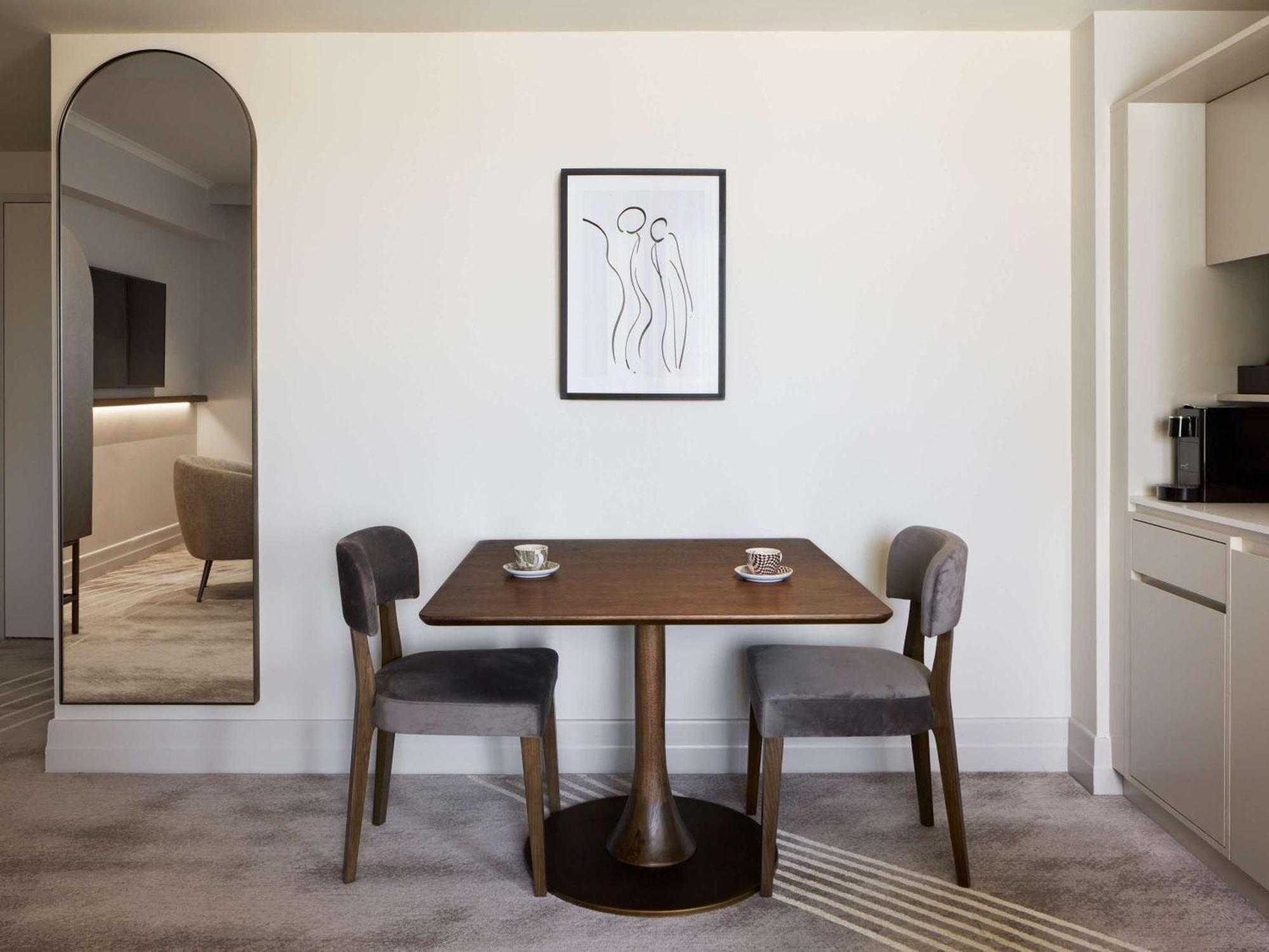 เดอะเพลย์ฟอร์ด แอดิเลด - เอ็มแกลเลอรี่ Hotel ภายนอก รูปภาพ A dining room