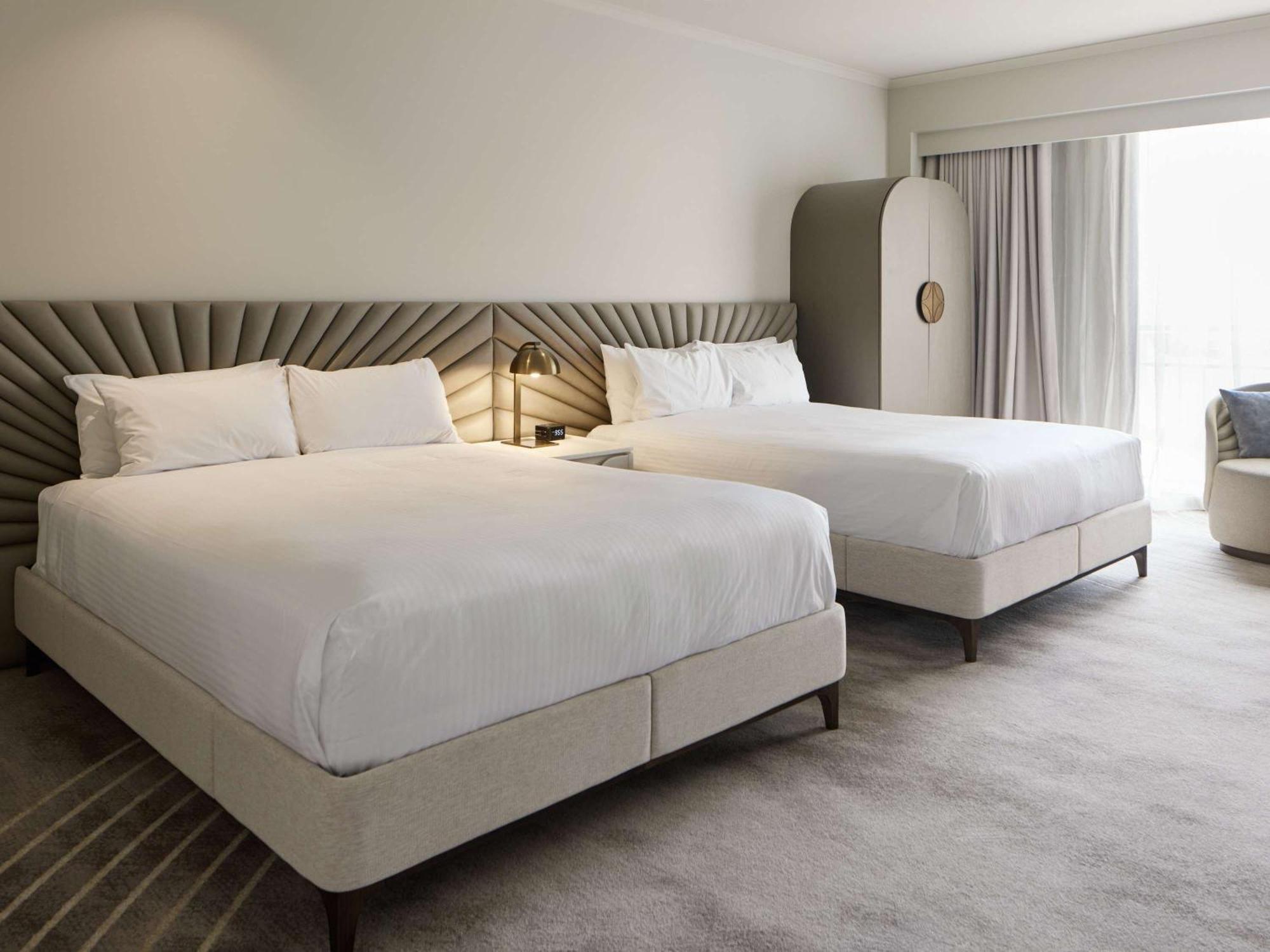 เดอะเพลย์ฟอร์ด แอดิเลด - เอ็มแกลเลอรี่ Hotel ภายนอก รูปภาพ A guest room at the hotel