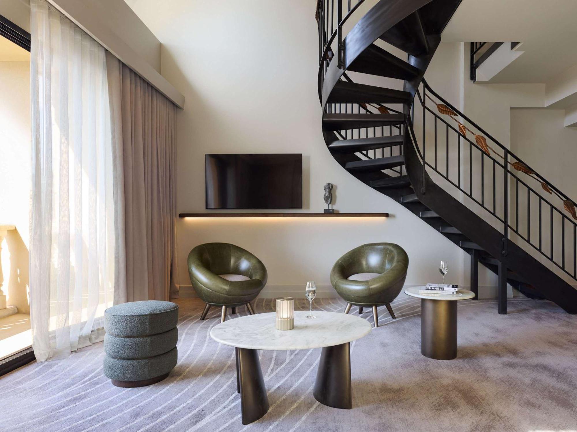 เดอะเพลย์ฟอร์ด แอดิเลด - เอ็มแกลเลอรี่ Hotel ภายนอก รูปภาพ A suite at the hotel
